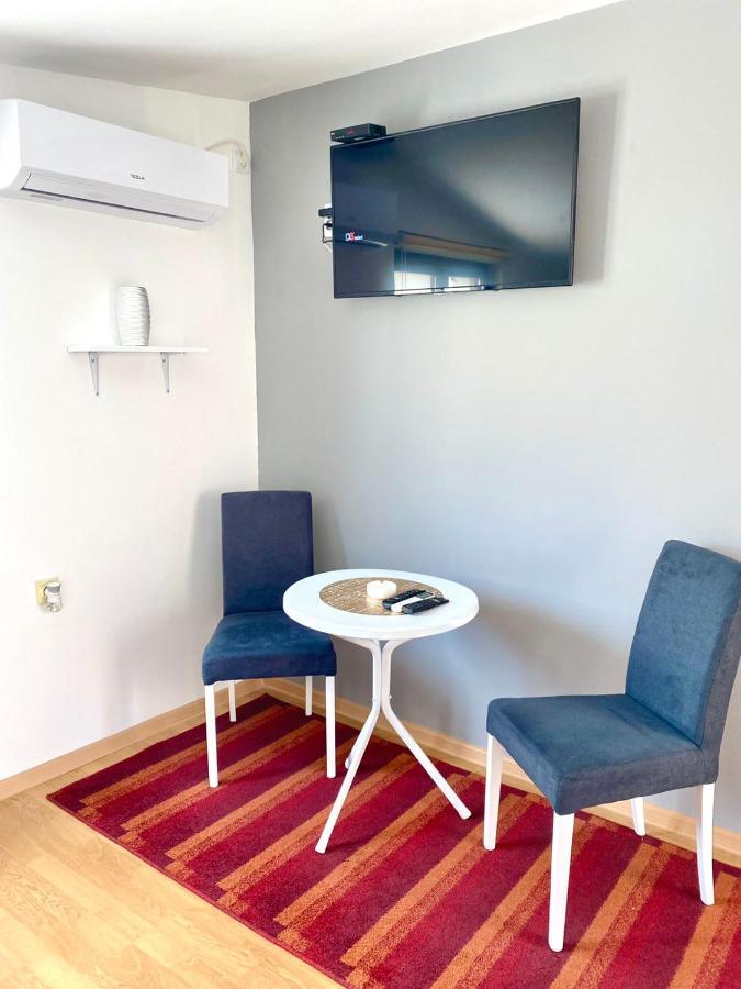 Viv Apartment 3 Nis Exterior photo